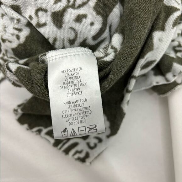 Renee Cardigan Open Front Ruffled Cardigan in Olive Green Abstract Floral - Picture 6 of 6